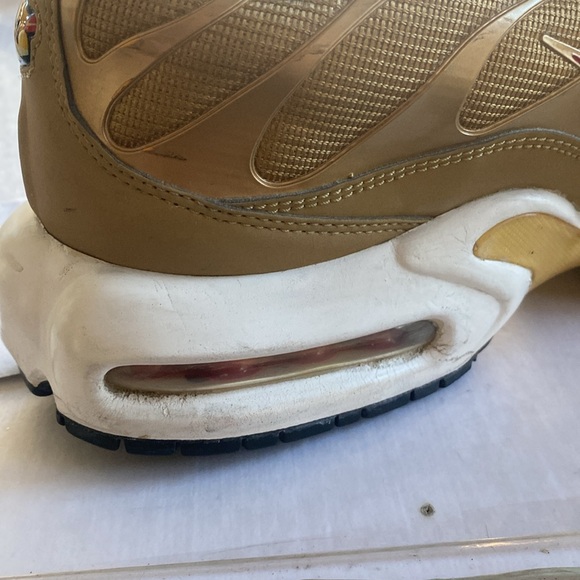 NIKE Air Max Plus #903827-700 Men’s Tuned Air Metallic Gold Sneakers Size 13 - Picture 11 of 12